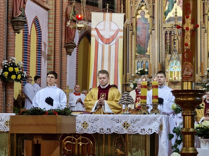 Wigilia Paschalna w parafiach diecezji świdnickiej