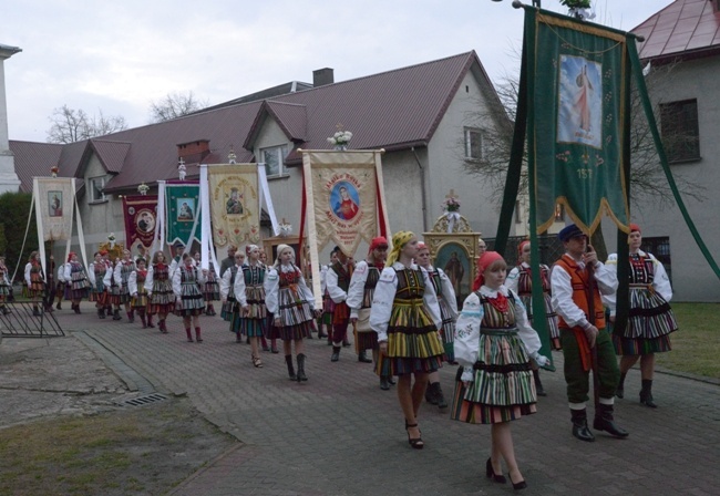 Rezurekcja w kolegiacie św. Bartłomieja w Opocznie