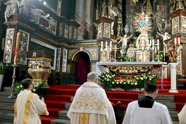 Wigilia Paschalna w świdnickiej katedrze