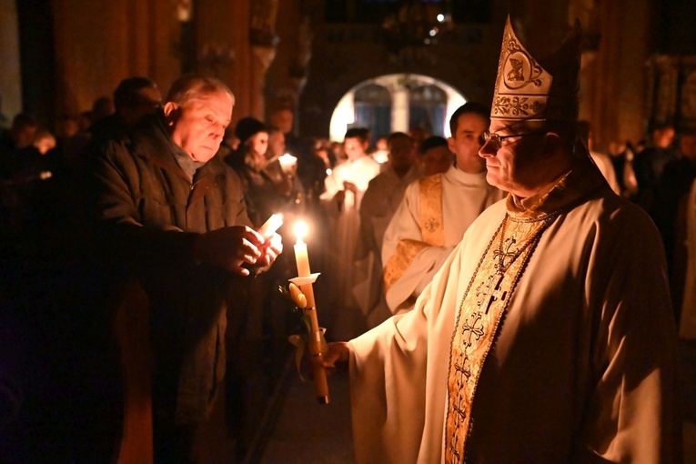 Wigilia Paschalna w świdnickiej katedrze