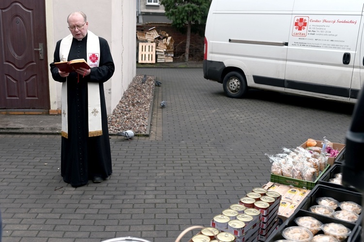 Świdnicka Caritas dzieli się nie tylko jajkiem 