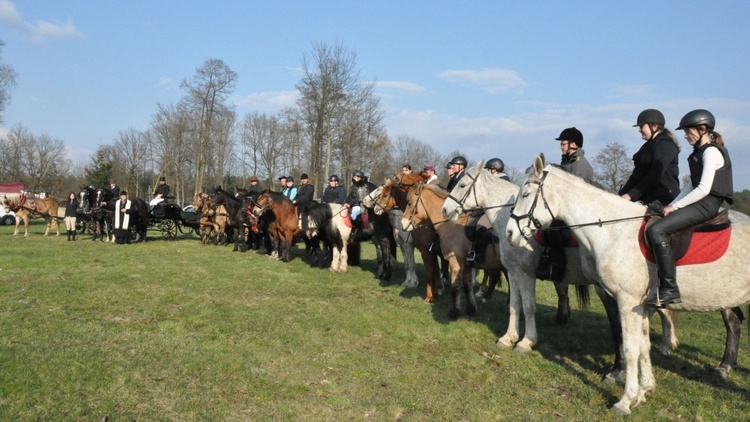 Wielkanocna procesja konna w Żędowicach