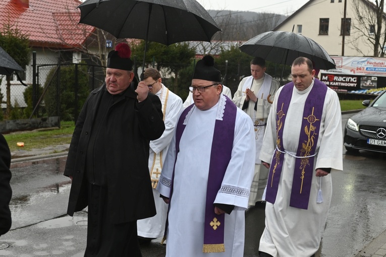 Pogrzeb ks. Stanisława Pająka, który służył na wałbrzyskim Poniatowie 43 lata