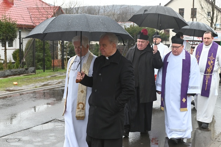 Pogrzeb ks. Stanisława Pająka, który służył na wałbrzyskim Poniatowie 43 lata