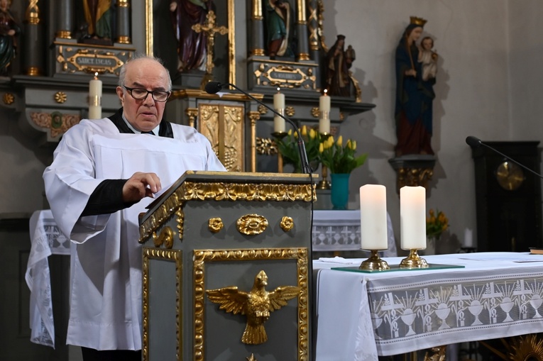 Pogrzeb ks. Stanisława Pająka, który służył na wałbrzyskim Poniatowie 43 lata
