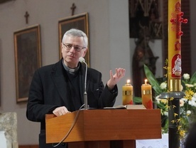 Biskup Siemieniewski: Czas na projekt "Dzieje 17"