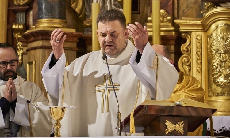 Świerki. Zawierzyli kapłanów Matce Bożej