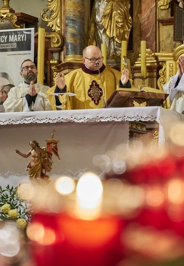 Świerki. Zawierzyli kapłanów Matce Bożej