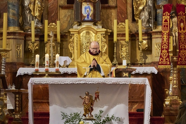 Świerki. Zawierzyli kapłanów Matce Bożej