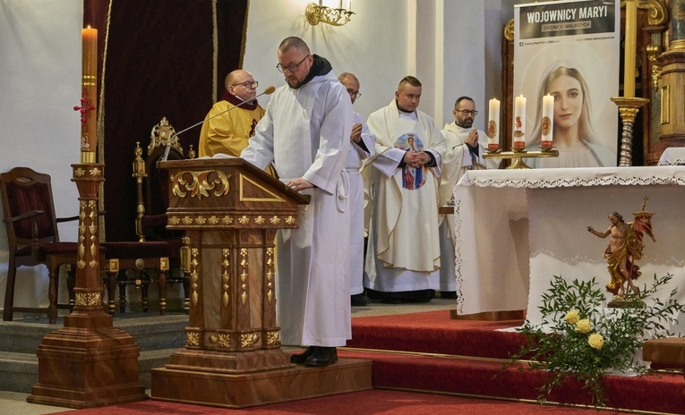 Świerki. Zawierzyli kapłanów Matce Bożej