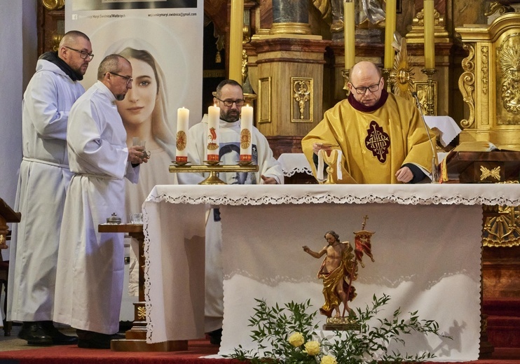 Świerki. Zawierzyli kapłanów Matce Bożej