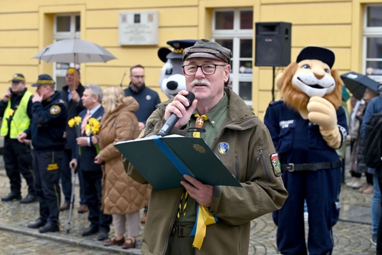 Żółty marsz żonkili z Pola Nadziei przeszedł przez Świdnicę