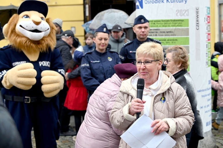 Żółty marsz żonkili z Pola Nadziei przeszedł przez Świdnicę