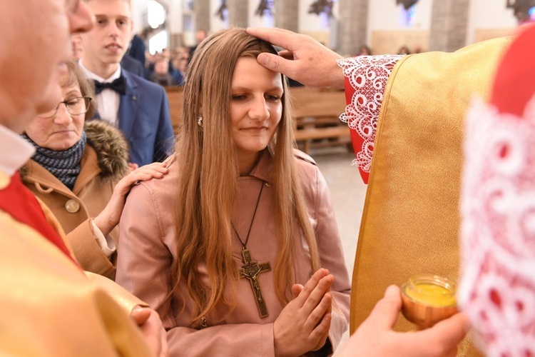 Bierzmowanie w Męcinie