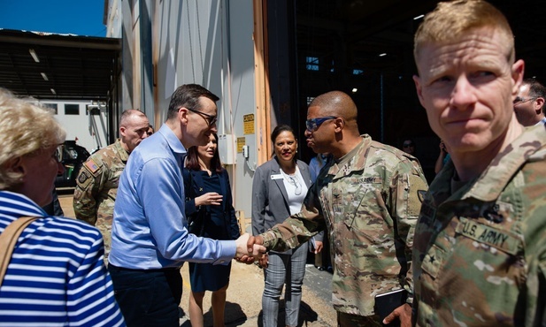 Politico o wizycie premiera Morawieckiego w USA: Polska jest jednym z największych amerykańskich sojuszników w Europie