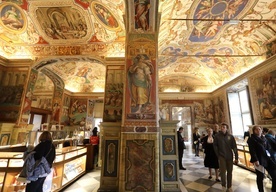 Od dziś Muzea Watykańskie zapraszają także w nocy 