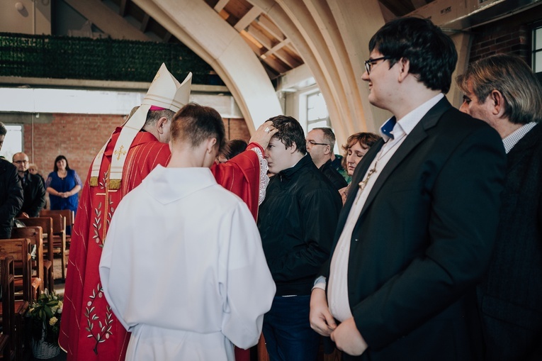 Bierzmowanie osób z niepełnosprawnością w Skierniewicach