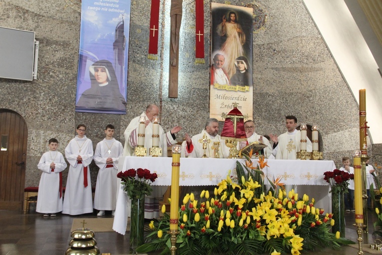 Kamionka Wielka. Wprowadzenie relikwii św. Faustyny