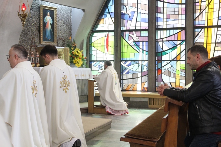 Kamionka Wielka. Wprowadzenie relikwii św. Faustyny