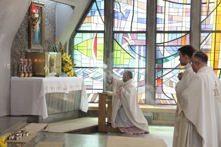 Kamionka Wielka. Wprowadzenie relikwii św. Faustyny