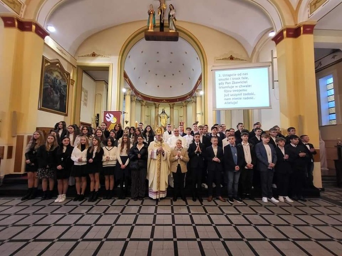 Dzierżoniów. Bierzmowanie u Chrystusa Króla