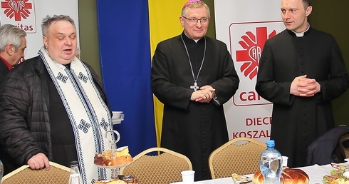 Wielkanocne śniadanie w cerkwi dla uchodźców