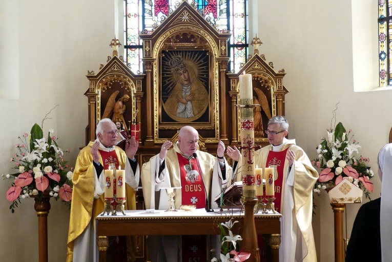 Bp Piotr Greger u kęckich sióstr zmartwychwstanek 2023