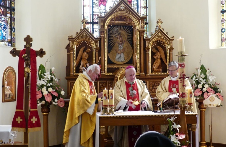 Bp Piotr Greger u kęckich sióstr zmartwychwstanek 2023