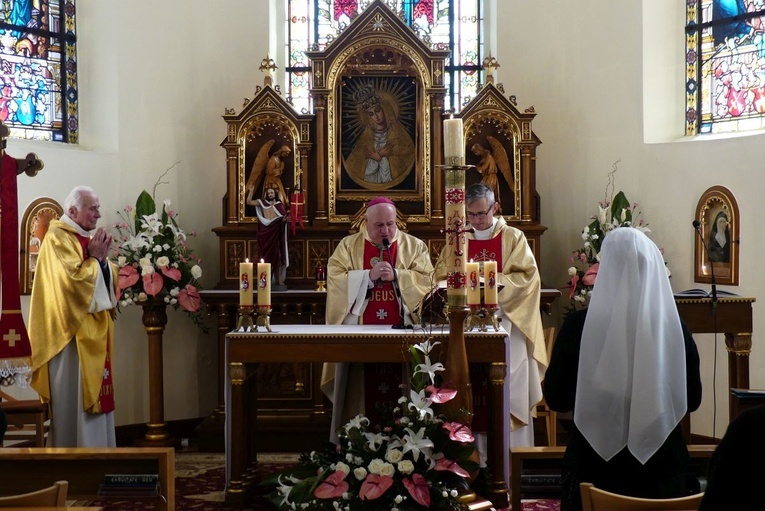 Bp Piotr Greger u kęckich sióstr zmartwychwstanek 2023