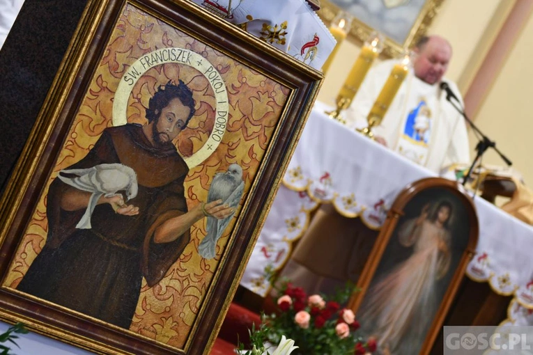 Wężyska. Modlitwa hodowców gołębi na rozpoczęcie sezonu
