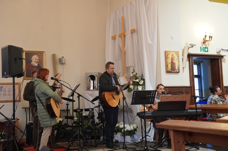 Bp Piotr Wawrzynek we Wrocławiu-Pawłowicach