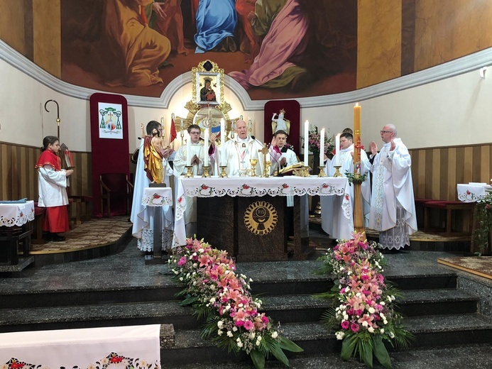Bierzmowanie i peregrynacja symboli ŚDM