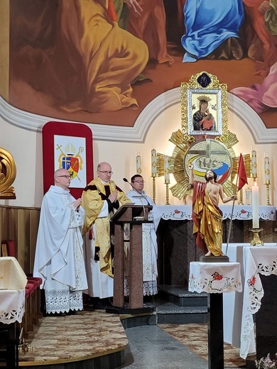 Bierzmowanie i peregrynacja symboli ŚDM