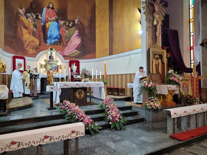 Bierzmowanie i peregrynacja symboli ŚDM