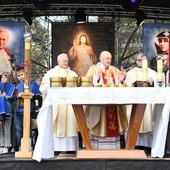 Kard. Nycz: Tę niedzielę upodobał sobie Jezus