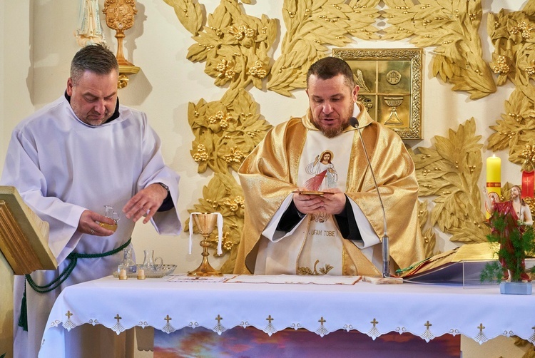 Świerki. Odpust w kościele filialnym Miłosierdzia Bożego i św. Jana Pawła II