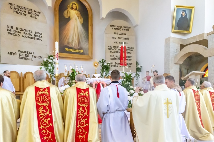 Msza św. odpustowa w parafii Miłosierdzia Bożego w Kudowie-Zdroju