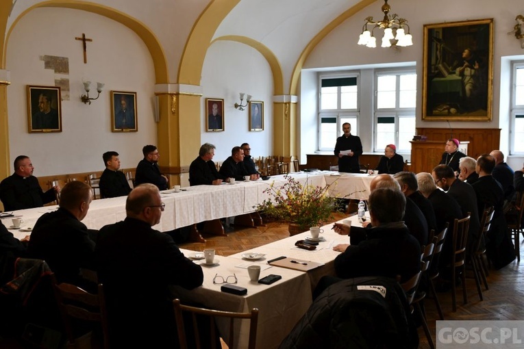 Spotkanie rady kapłańskiej w Paradyżu