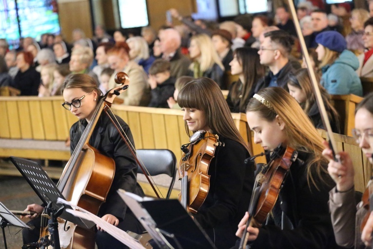 Koncert uwielbienia w Miłosierdziu