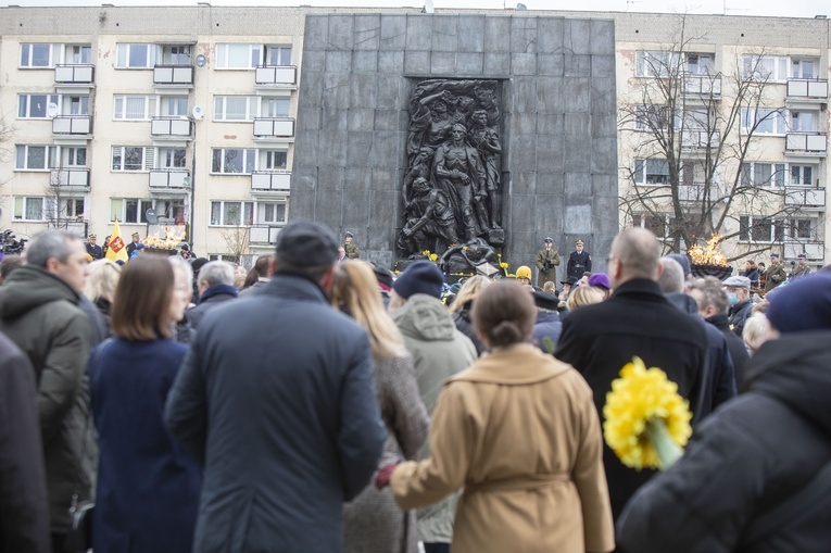 Dzwony kościołów zabrzmią w 80. rocznicę wybuchu powstania w getcie warszawskim