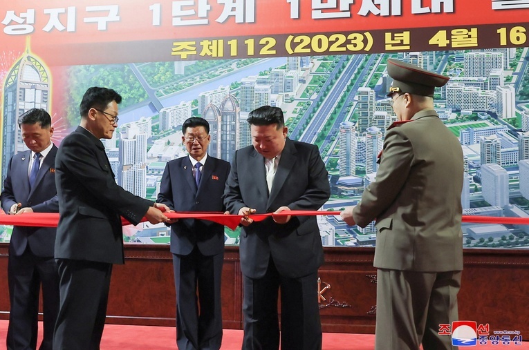 Kim Dzong Un zapowiedział rozmieszczenie sieci satelitów szpiegowskich