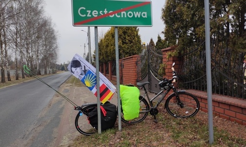 Ryszard Fudała pielgrzymuje z Jasnej Góry do Santiago de Compostela i "na koniec świata"