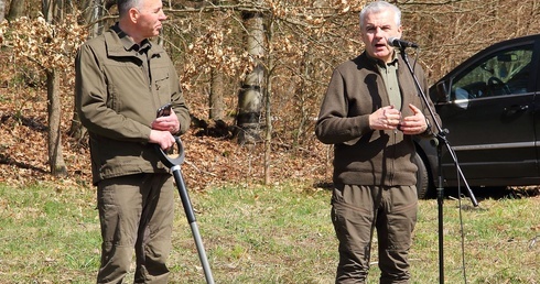 Sadzenie lasu w Wietrznie