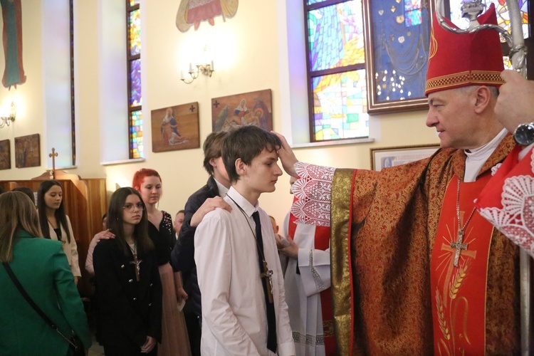 Bierzmowanie w Dębicy-Latoszynie