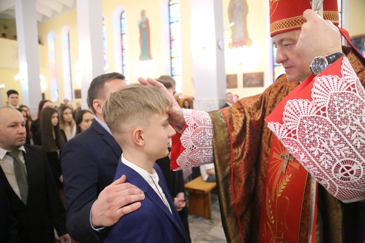 Bierzmowanie w Dębicy-Latoszynie