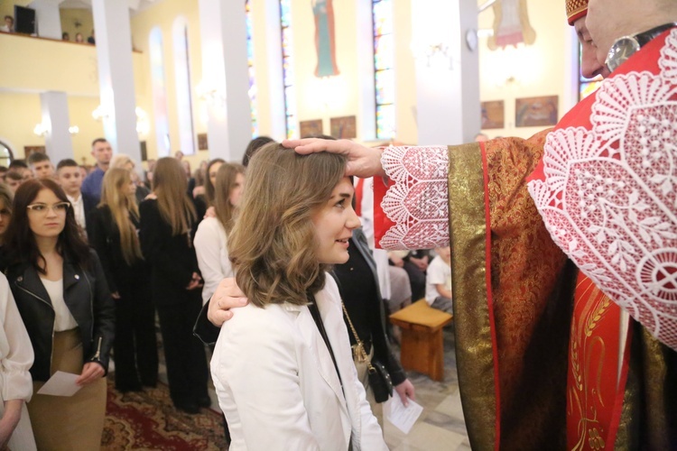 Bierzmowanie w Dębicy-Latoszynie