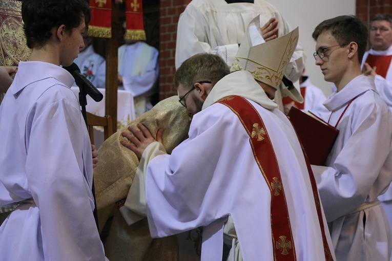 Święcenia diakonatu u franciszkanów we Wrocławiu 2023