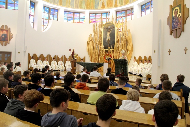 Biskup życzył rektorowi tylu kleryków w seminarium, ile osób je dziś odwiedziło