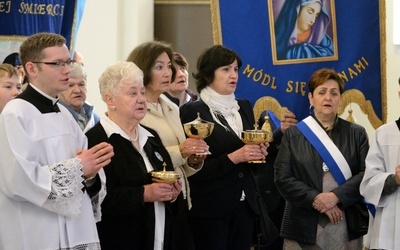 Ostatnią chwilę życia powierzają Matce Bożej Bolesnej