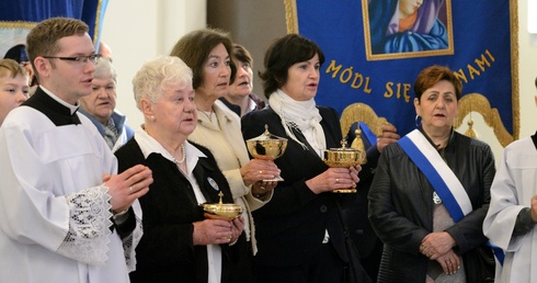 Ostatnią chwilę życia powierzają Matce Bożej Bolesnej